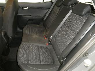 Kia Stonic  picture 15