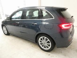 Mercedes B-klasse B 220 picture 4