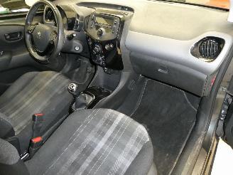 Peugeot 108 STYLE picture 18