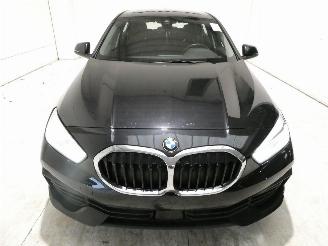 BMW 1-serie 1.5 D picture 2