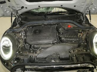 Mini Cooper 1.5 picture 17