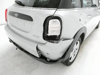 Mini Cooper 1.5 picture 6