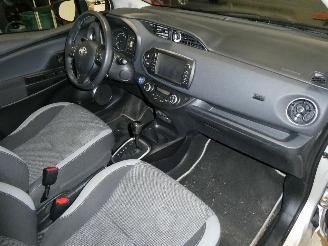 Toyota Yaris Y20 1.5 VVT-I HYBRID picture 10