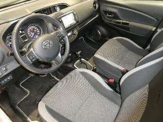 Toyota Yaris Y20 1.5 VVT-I HYBRID picture 13