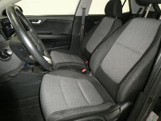 Kia Stonic  picture 16