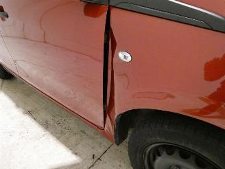 Peugeot 108 ACCESS picture 11