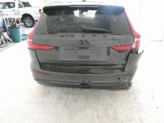 Volvo V-60 PLUS DARK picture 10