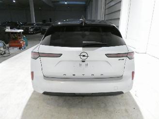 Opel Astra TOURER picture 6