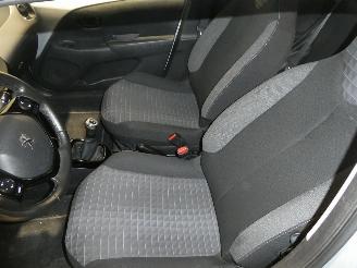 Peugeot 108 STYLE picture 21