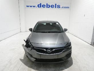 damaged passenger cars Opel Astra 1.5 D 2021/10