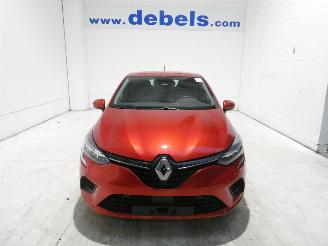 damaged passenger cars Renault Clio E-TECH HYBRID 2022/1