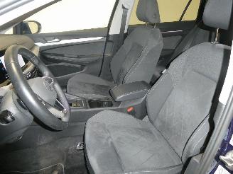 Volkswagen Golf 2.0D VARIANT LIFE picture 17