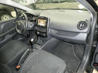 Renault Clio IV GRANDTOUR picture 14