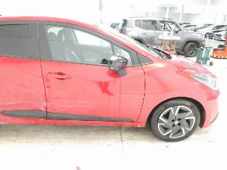 Nissan Micra  picture 10