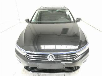 Volkswagen Passat GTE picture 2