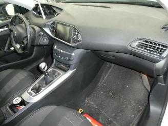 Peugeot 308 FÃ‰LINE picture 15