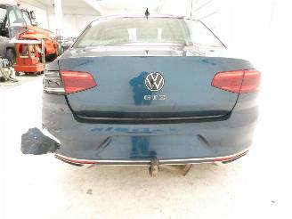 Volkswagen Passat GTE picture 8