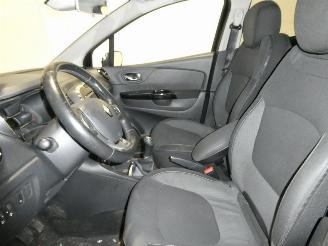 Renault Captur INTENS picture 21