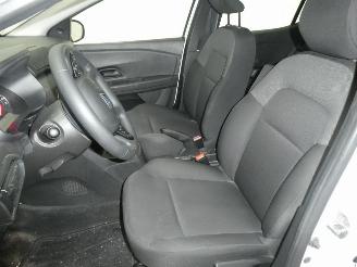 Dacia Sandero III ESSENTIA picture 17