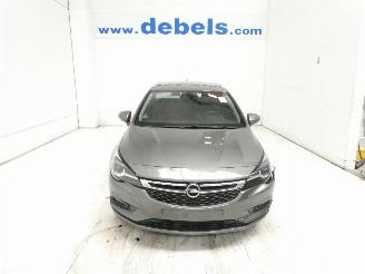 Schadeauto Opel Astra INNOVATION 2018/2