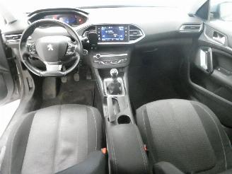 Peugeot 308 II ACTIVE picture 18