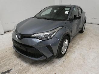 Toyota C-HR  picture 3
