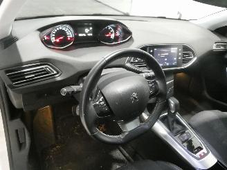 Peugeot 308 II ALLURE picture 18