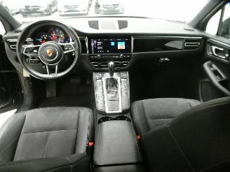 Porsche Macan S picture 22