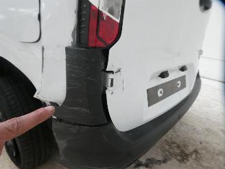 Ford Transit COURIER picture 11