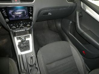 Skoda Octavia 1.0 picture 17