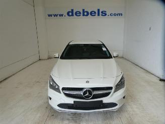 skadebil auto Mercedes Cla-klasse 200 D 2017/5