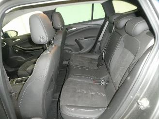 Opel Astra TOURER picture 19