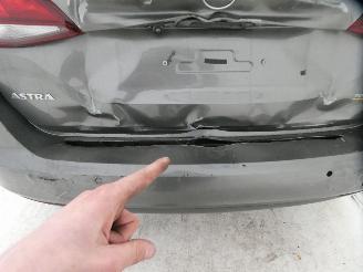 Opel Astra TOURER picture 9