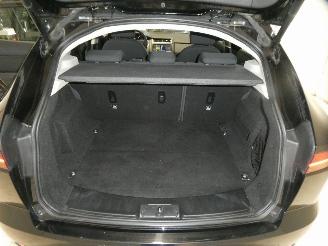 Jaguar E-Pace 2.0D R-DYNAMIC S picture 23