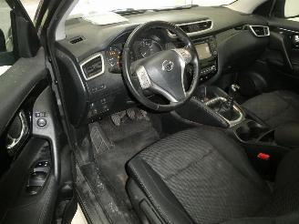 Nissan Qashqai 1.2 picture 13