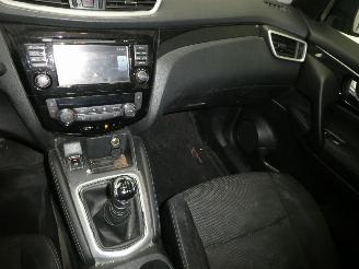Nissan Qashqai 1.2 picture 11