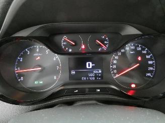 Opel Crossland X/ picture 13