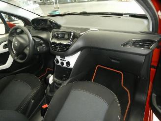 Peugeot 208 LIKE picture 14