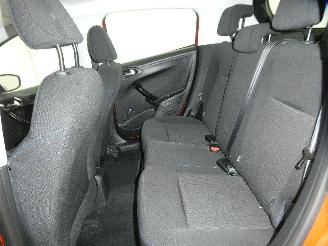 Peugeot 208 SIGNATURE picture 18