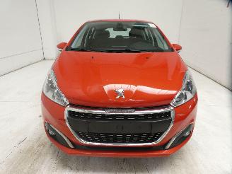 Peugeot 208 SIGNATURE picture 2
