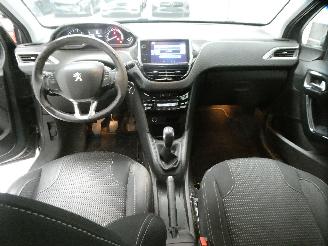Peugeot 208 ALLURE picture 13