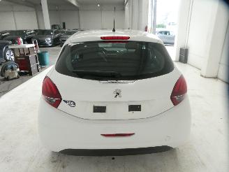 Peugeot 208 LIKE picture 5