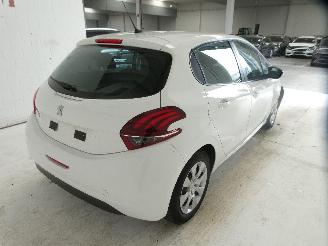 Peugeot 208 LIKE picture 6