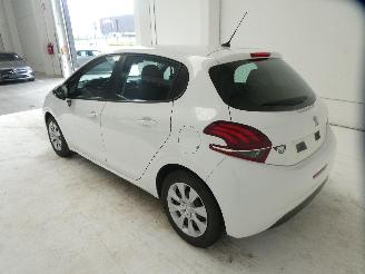 Peugeot 208 LIKE picture 4