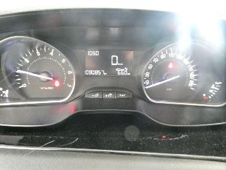 Peugeot 208 LIKE picture 12