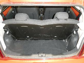 Peugeot 108 ACCESS picture 21