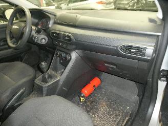 Dacia Sandero ESSENTIA picture 9