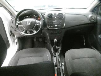 Dacia Sandero ESSENTIEL picture 18