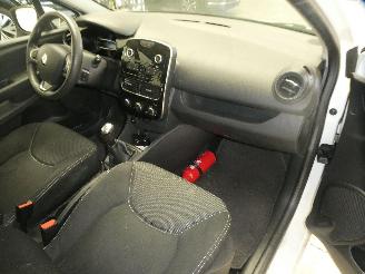 Renault Clio  picture 13