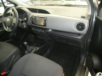 Toyota Yaris Y-OUNG picture 15